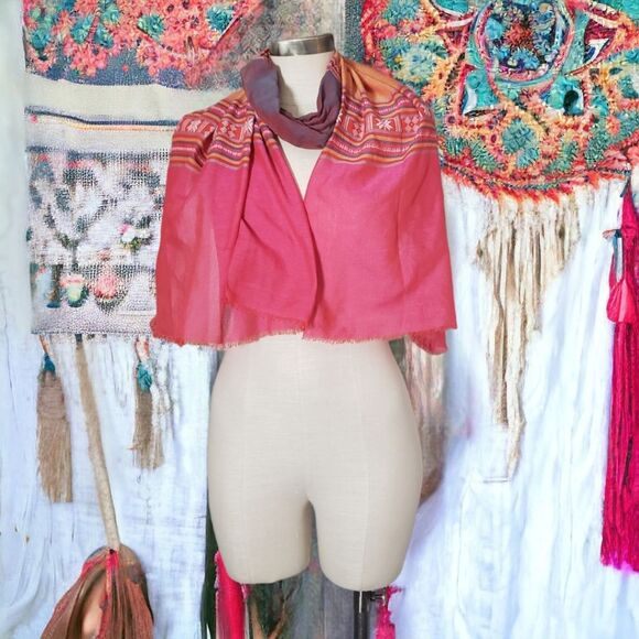 Multicolor Silk Vietnamese Hand Woven Artisan Cloth - Picture 4 of 7